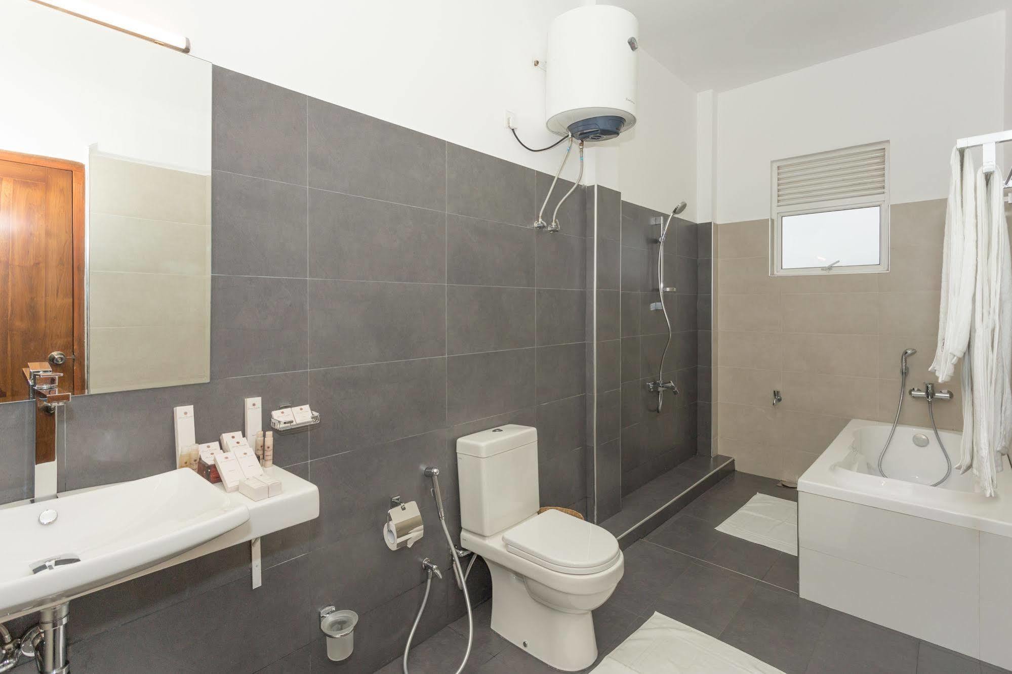 Grand Camellia Hotel Νουβάρα Ελίγια Εξωτερικό φωτογραφία